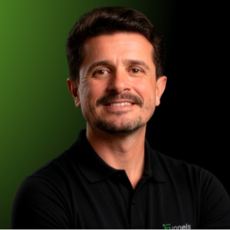Giulliano Alves - Co-founder